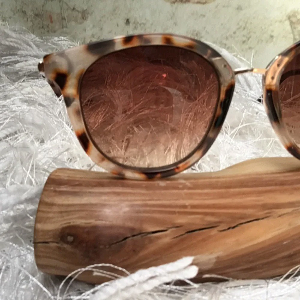 New Classic Tortoiseshell Round Tinted Sunglasses - Picture 4 of 4